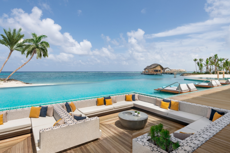 Hilton Maldives Amingiri Resort & Spa Main pool