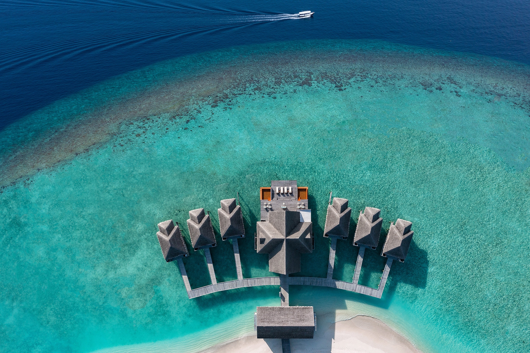 Anantara Kihavah - Anantara Spa aerial view