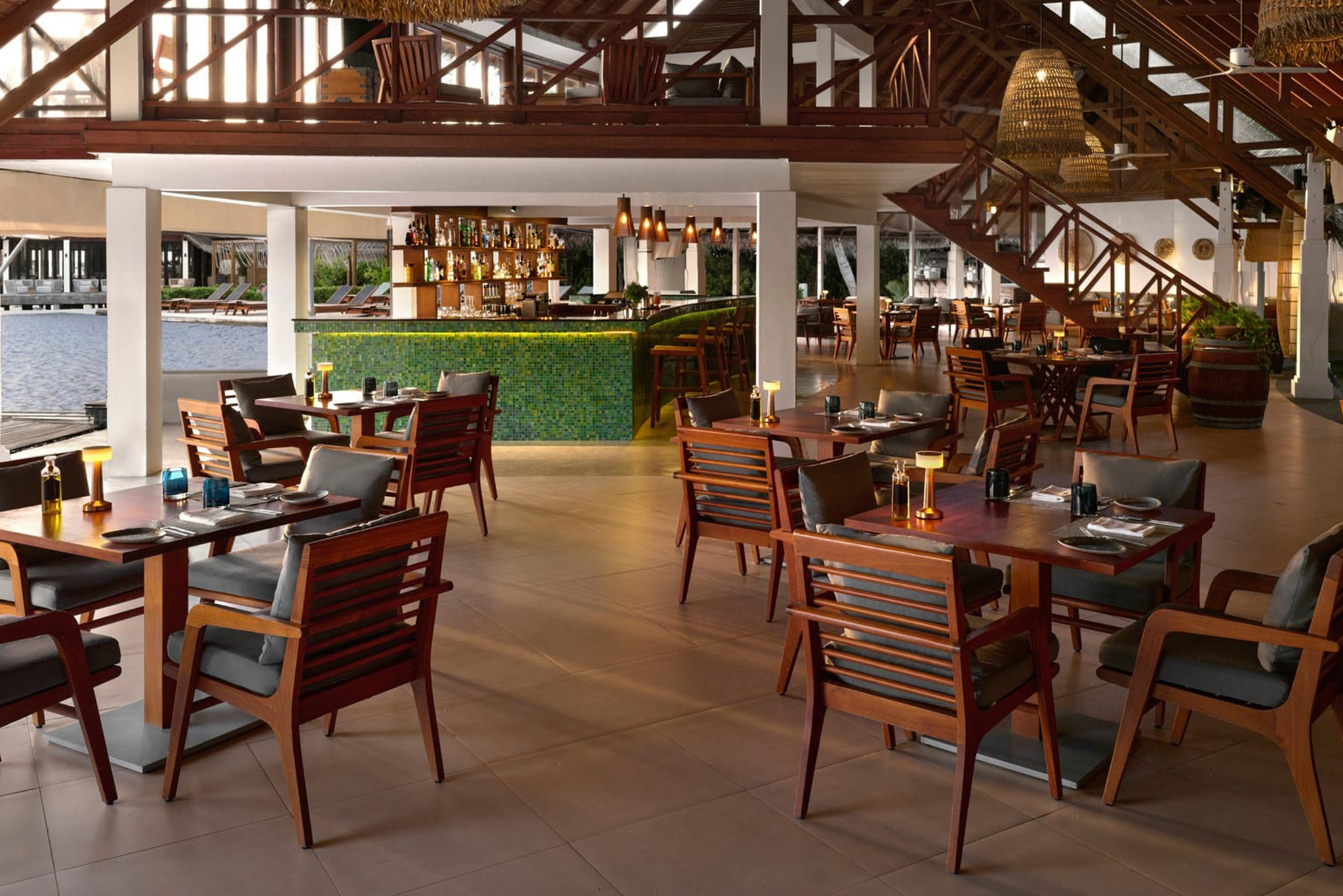 Anantara Dhigu Maldives Aqua Restaurant