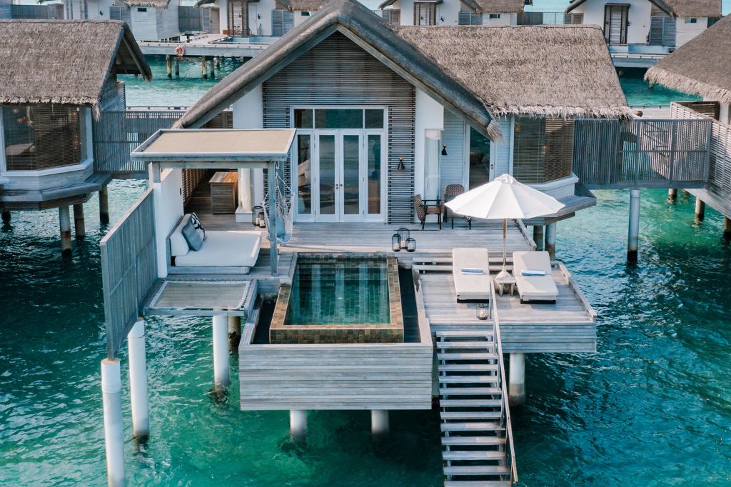 Fairmont Maldives Sirru Fen Fushi Water Sunrise Villa with Pool