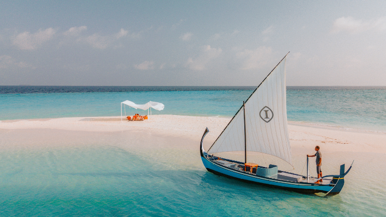 InterContinental Maldives Maamunagau Resort Bespoke Guest Experiences Sandbank