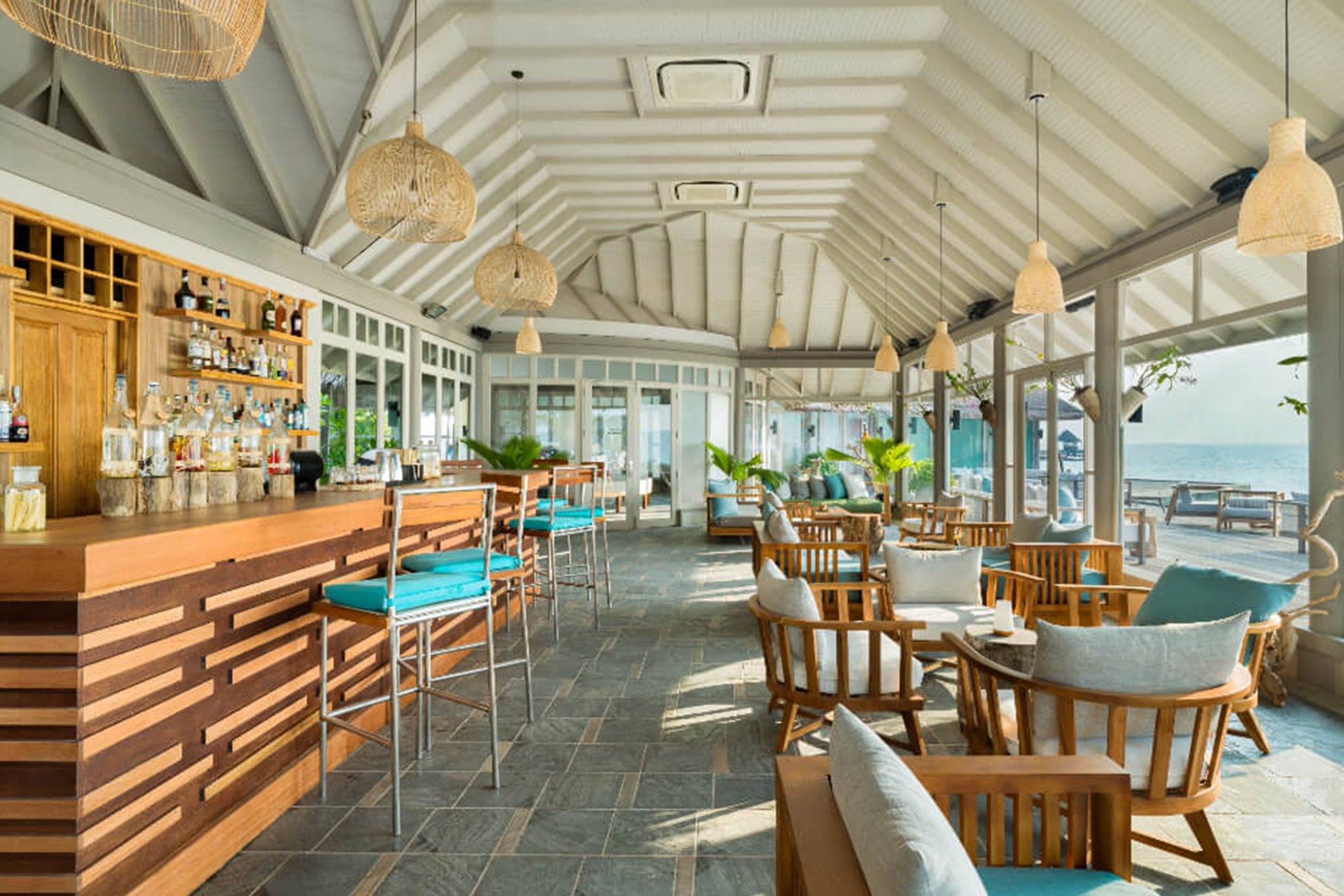 JA Manafaru - Infinity Pool & Bar
