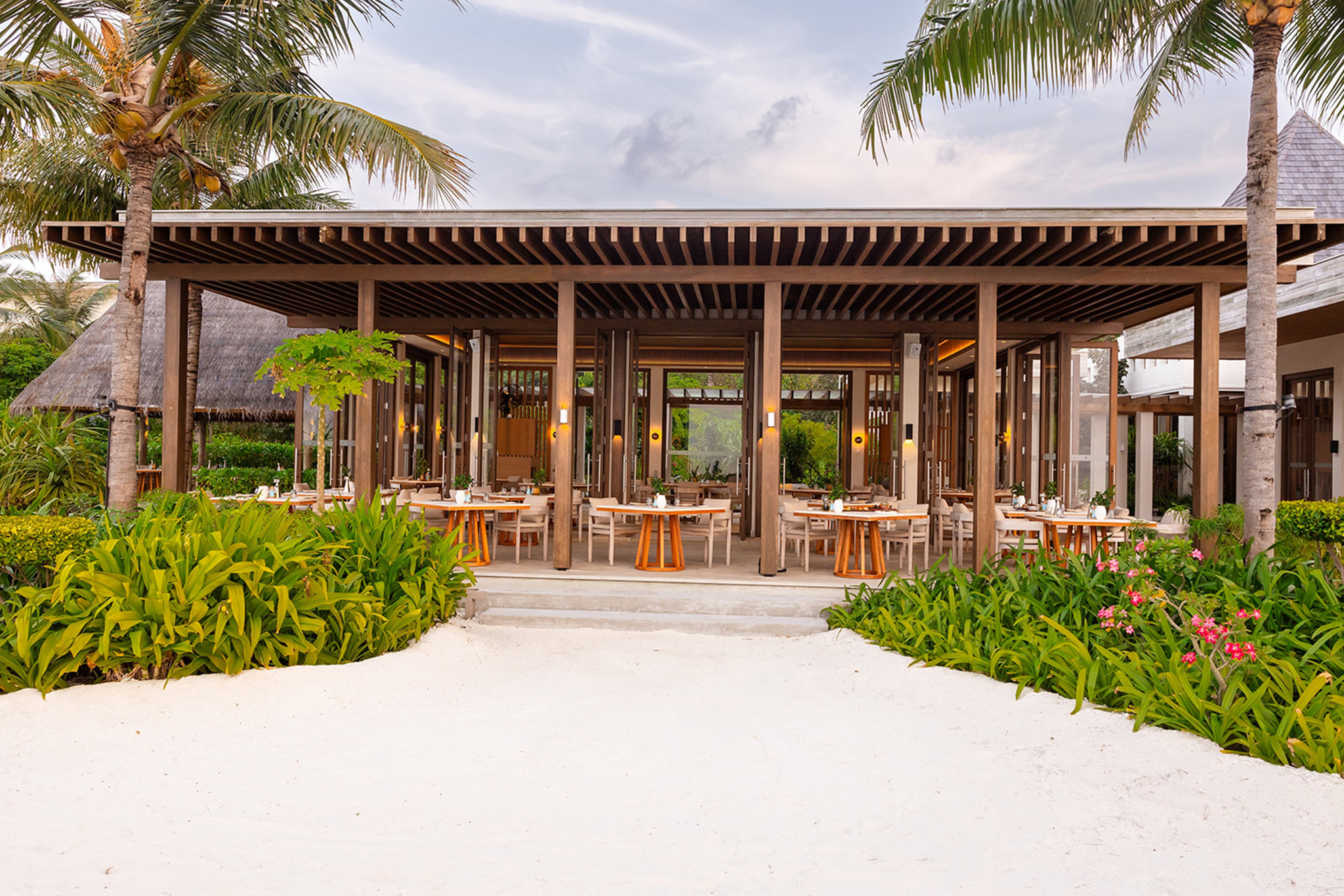 Kuda Villingili Resort Maldives Fire Restaurant