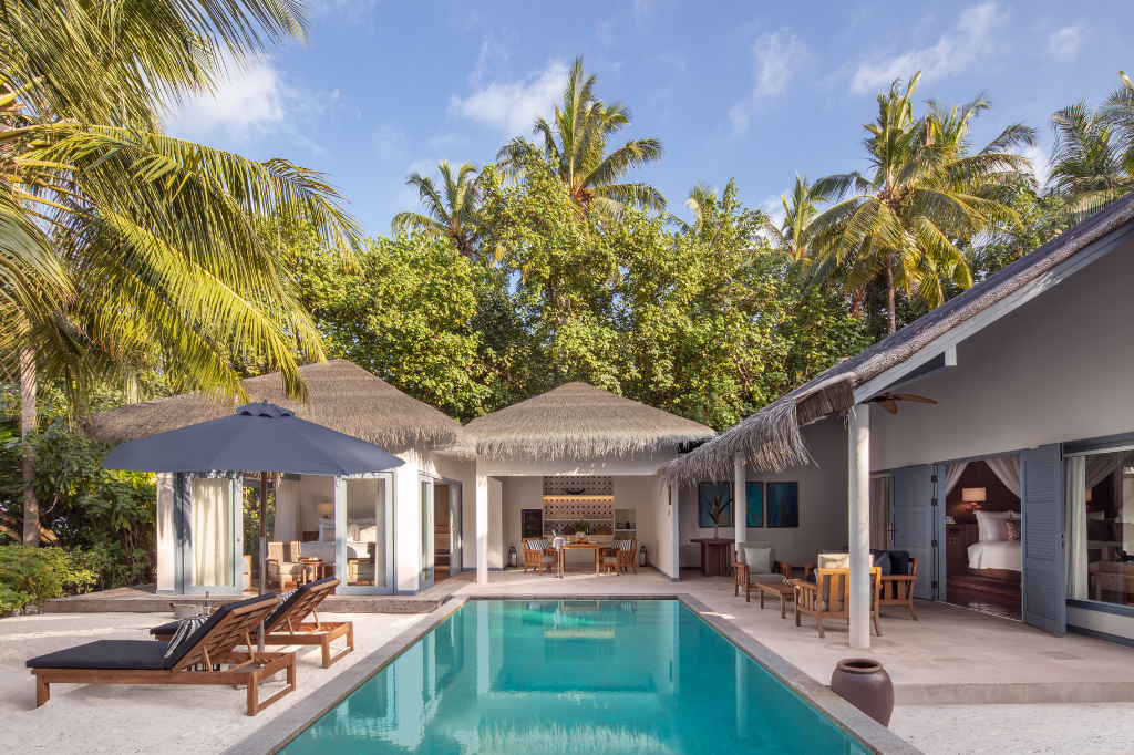 Raffles Maldives Meradhoo Resort Beach Residence pool