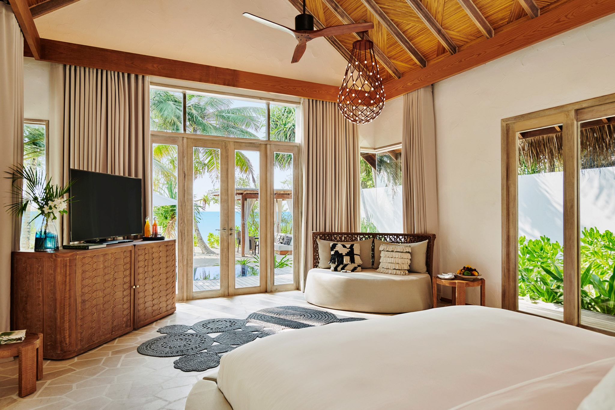 Sirru Fen Fushi - Sunset Beach Villa with Pool