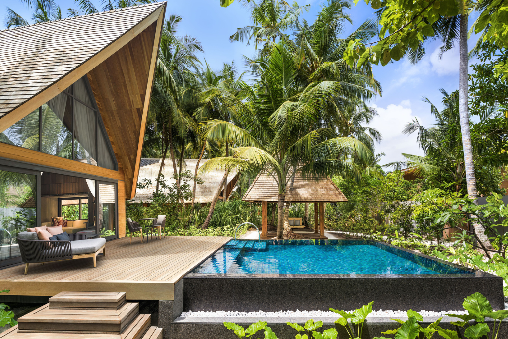 The St. Regis Maldives Vommuli Resort Garden Villas with Pool