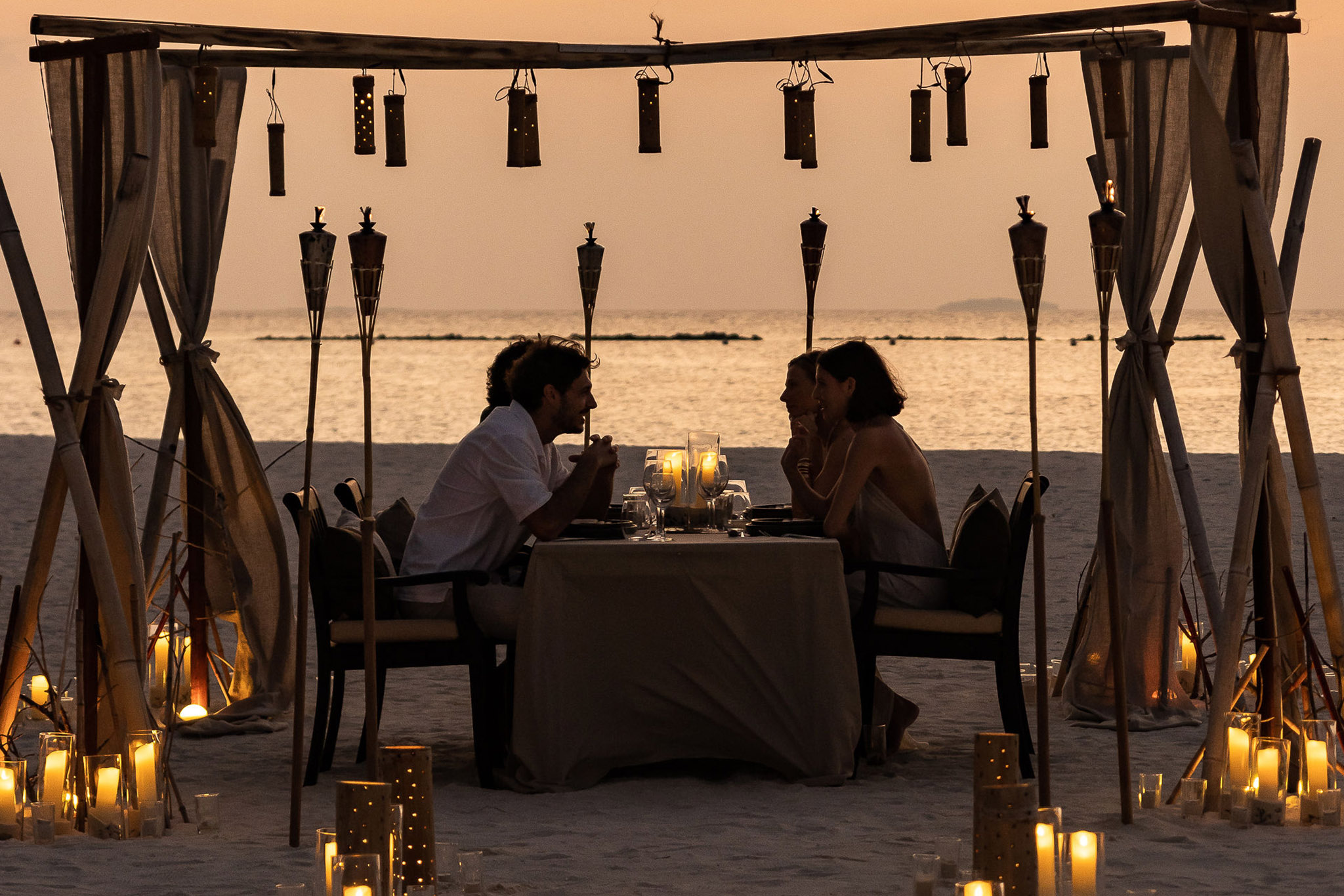 un Siyam Iru Fushi - Intimate Maldivian Moonlight Dinner