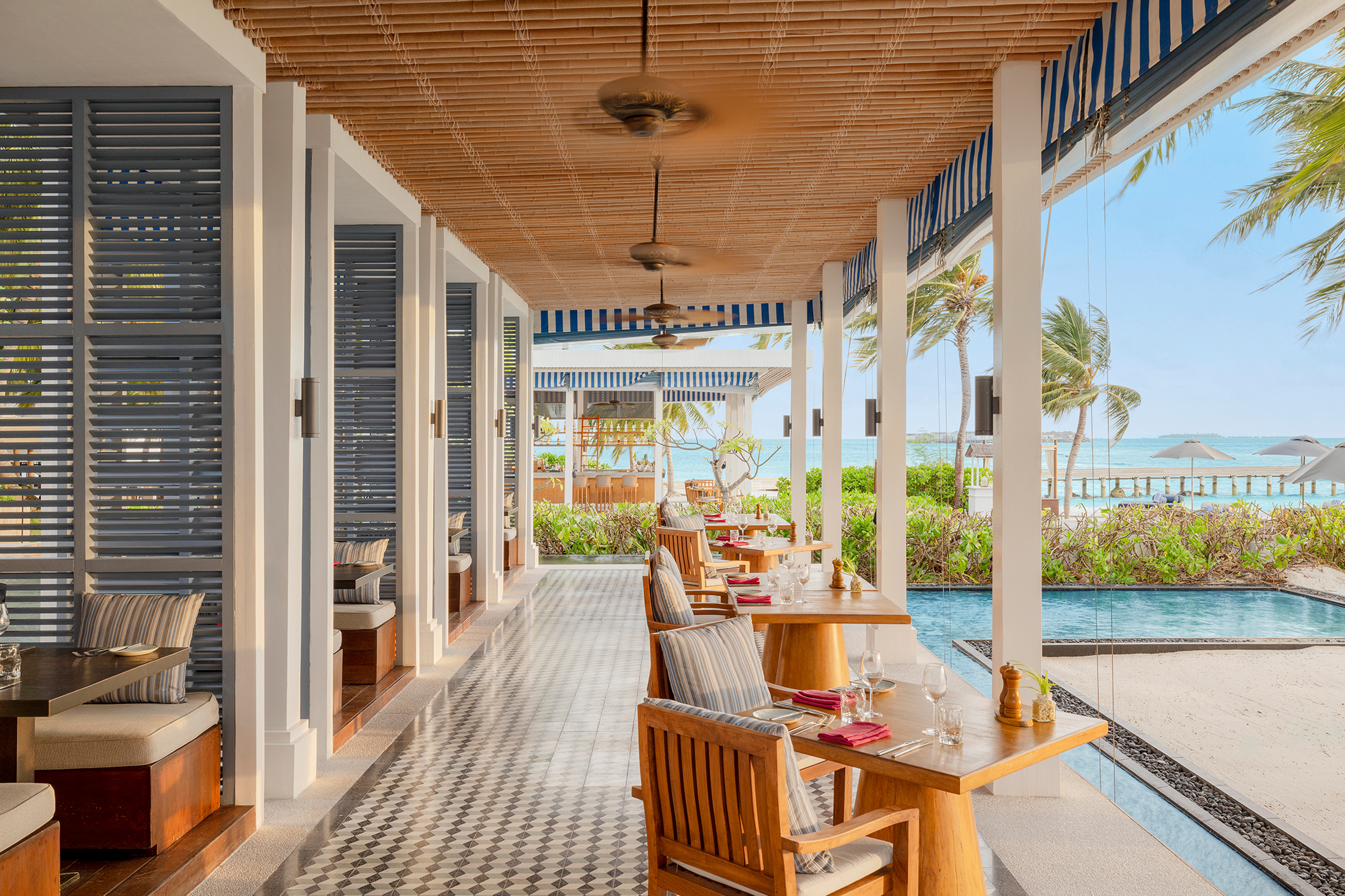 The Halcyon_0015_AK_MLEHP_Thari Raffles Maldives Meradhoo Resort Thari Restaurant