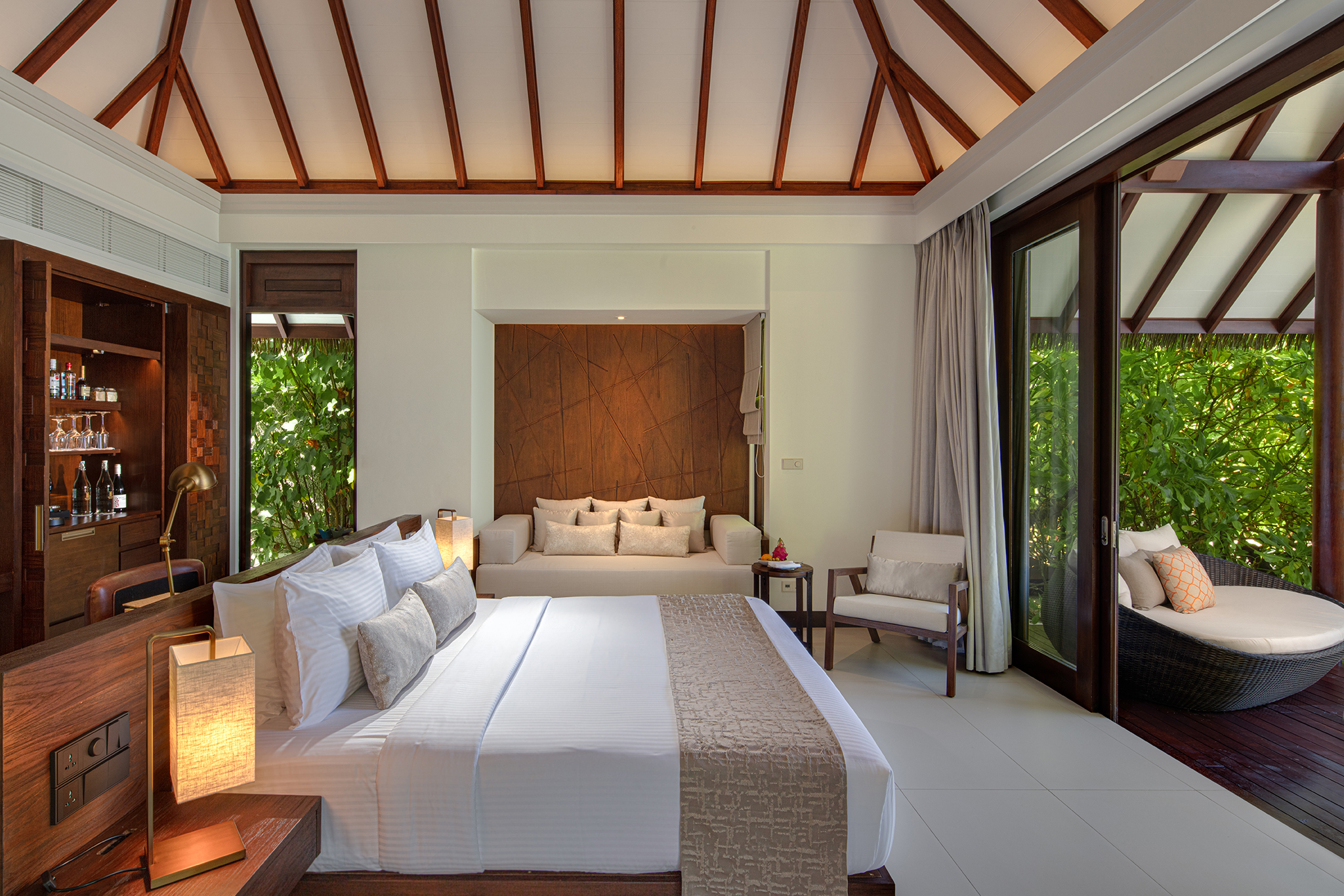 Heritance Aarah Beach Villa