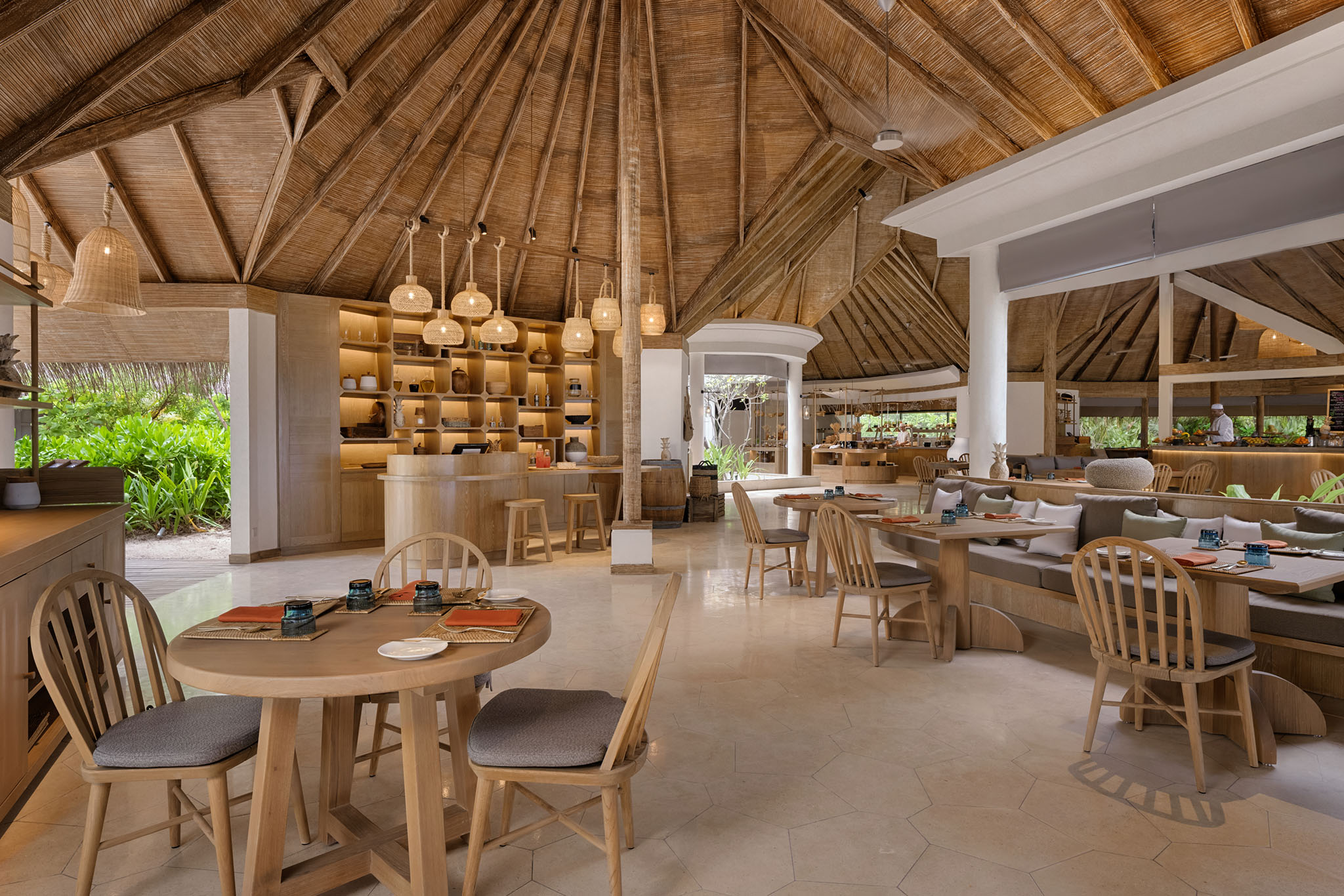 Six Senses Kanuhura.-The Market