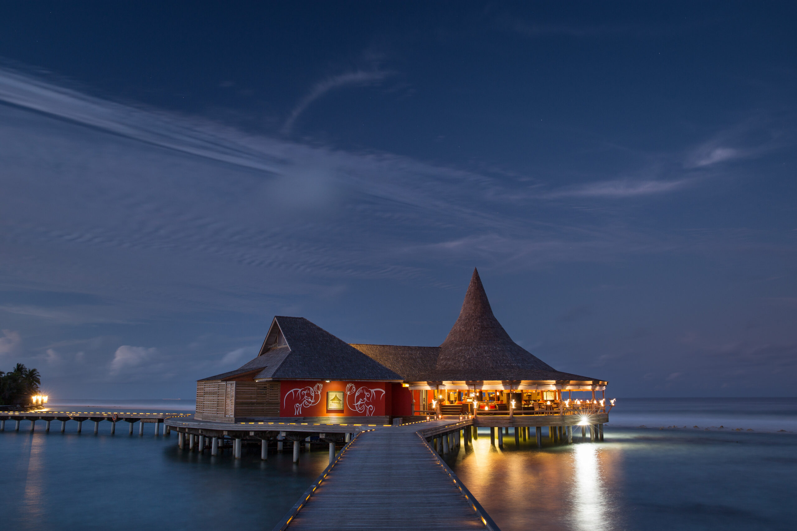 Anantara Dhigu Maldives pool aerial