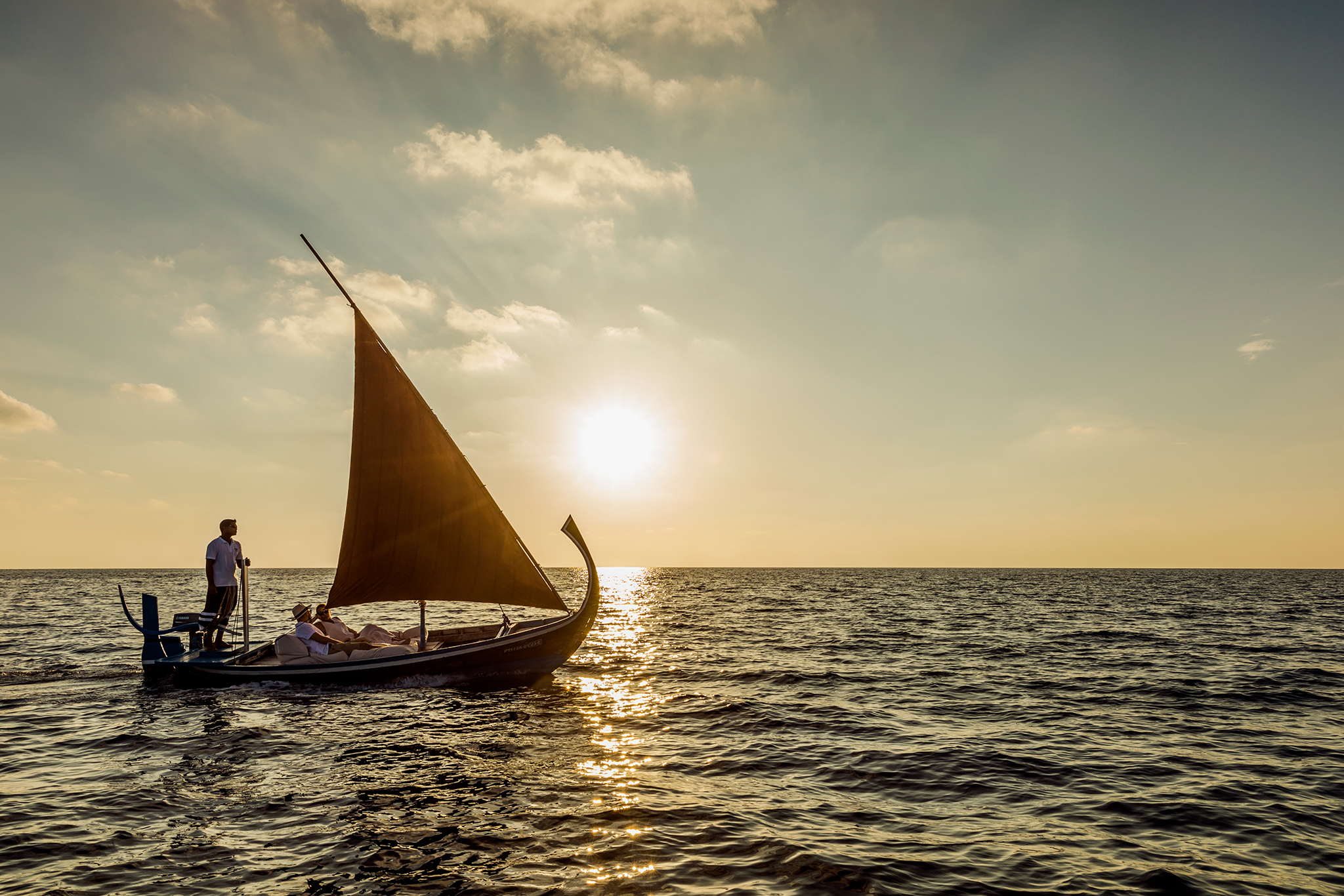 COMO Maalifushi - Romantic_Sunset_Sailing