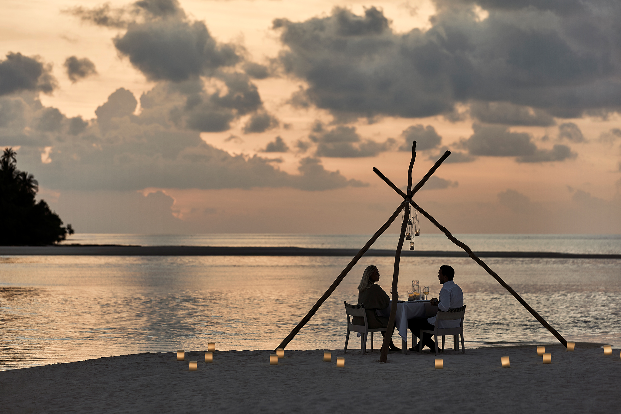 COMO Maalifushi _Thai Beach_Couple Romantic Dinner