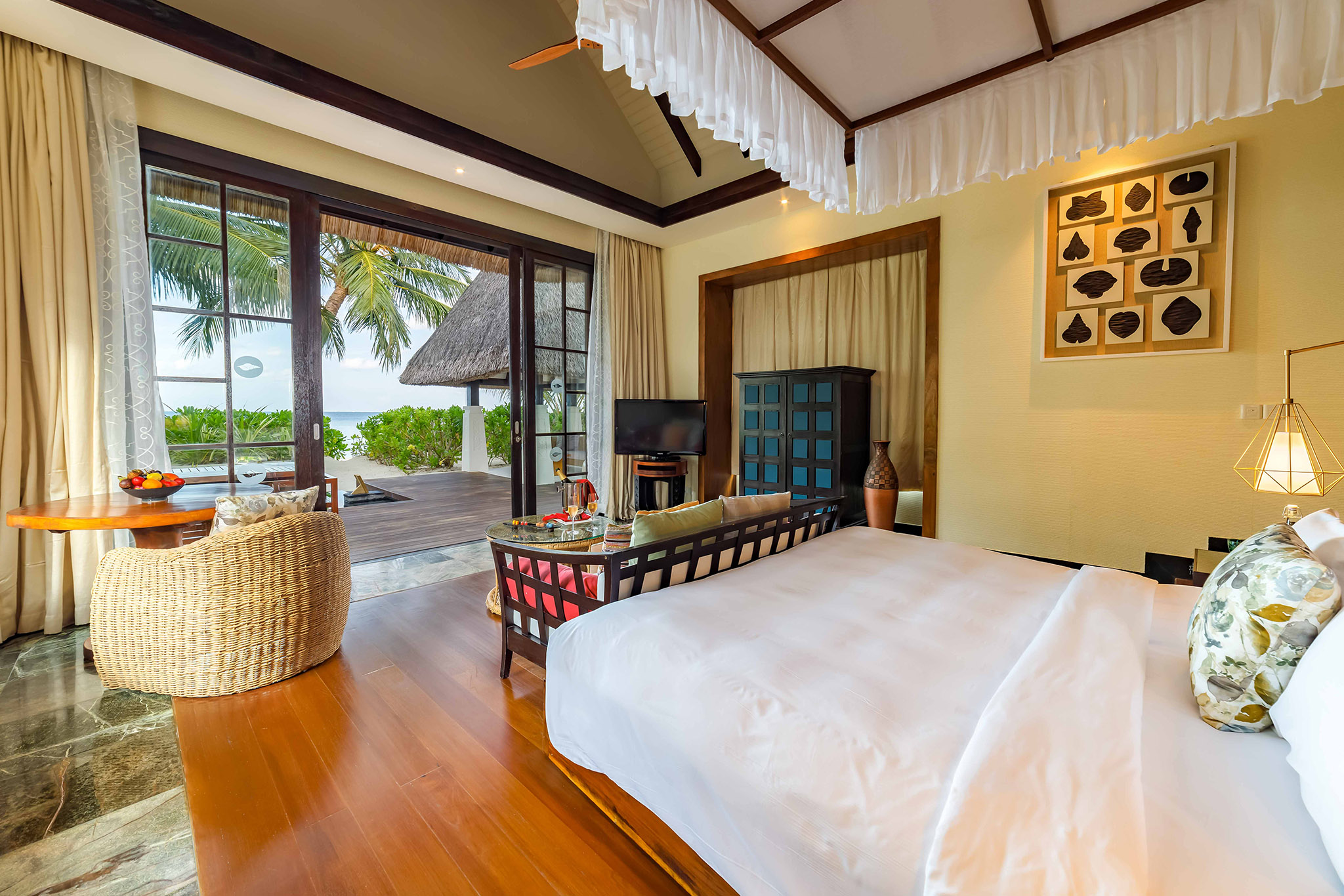 OZEN RESERVE BOLIFUSHI – Earth Pool Villa – Master Bedroom 1 OZEN RESERVE BOLIFUSHI - Earth Pool Villa - Master Bedroom 1