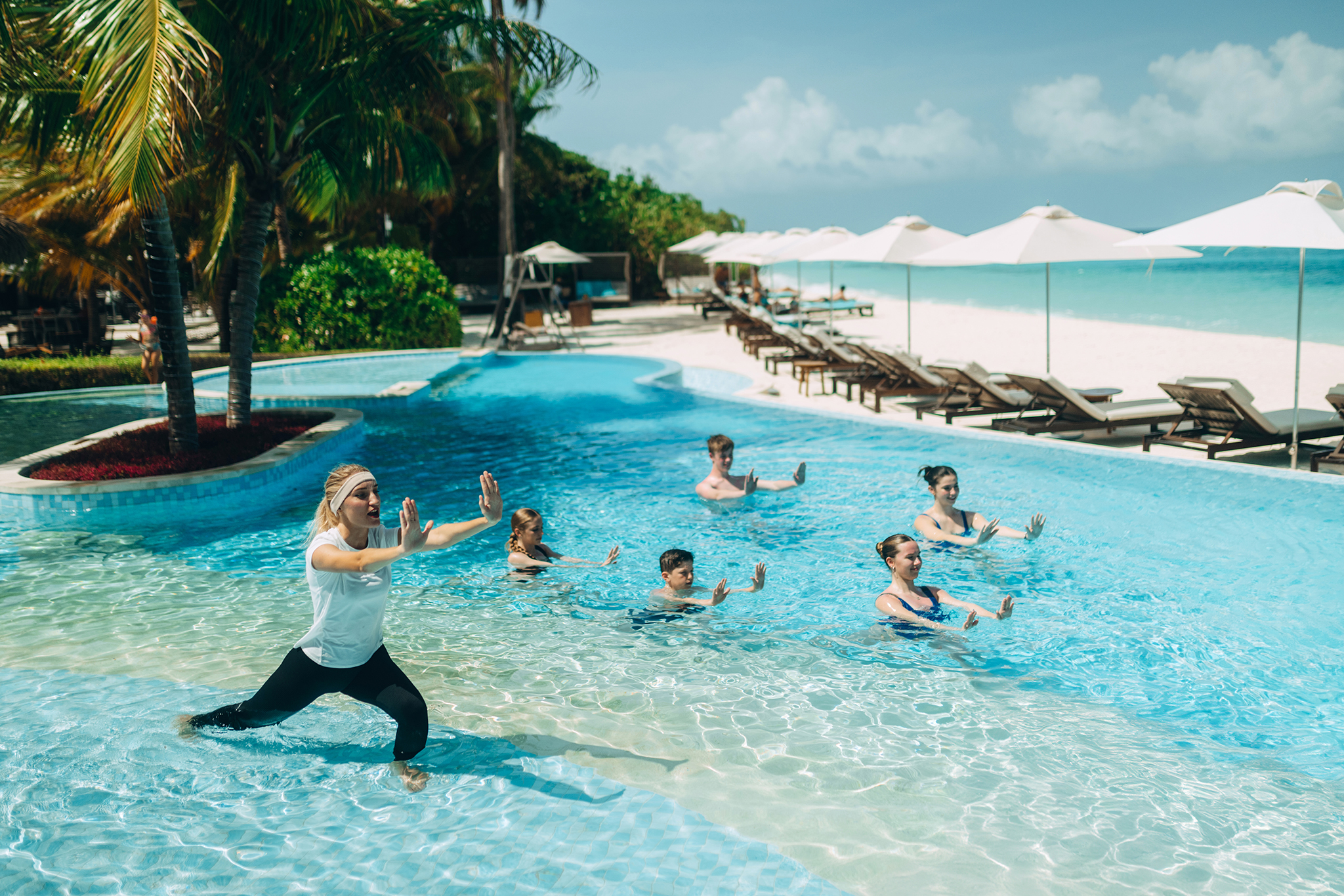 2048px X 1366px_0000_InterContinental Maldives _ Teens Activities _ Aquaaerobics