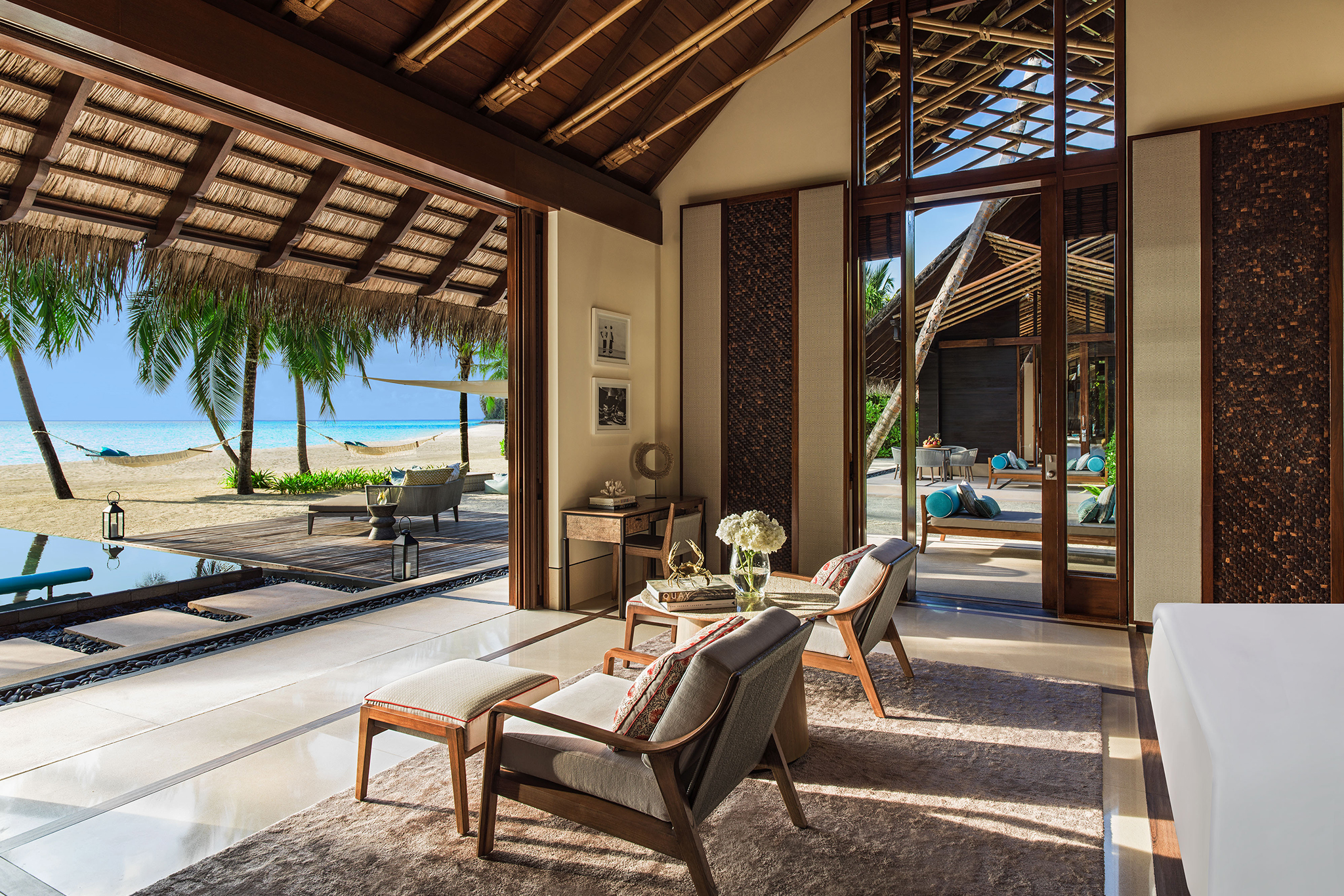 2048px X 1366px_0001_One&Only_ReethiRah_Accommodation_TwoVillaResidence_KingBedVilla