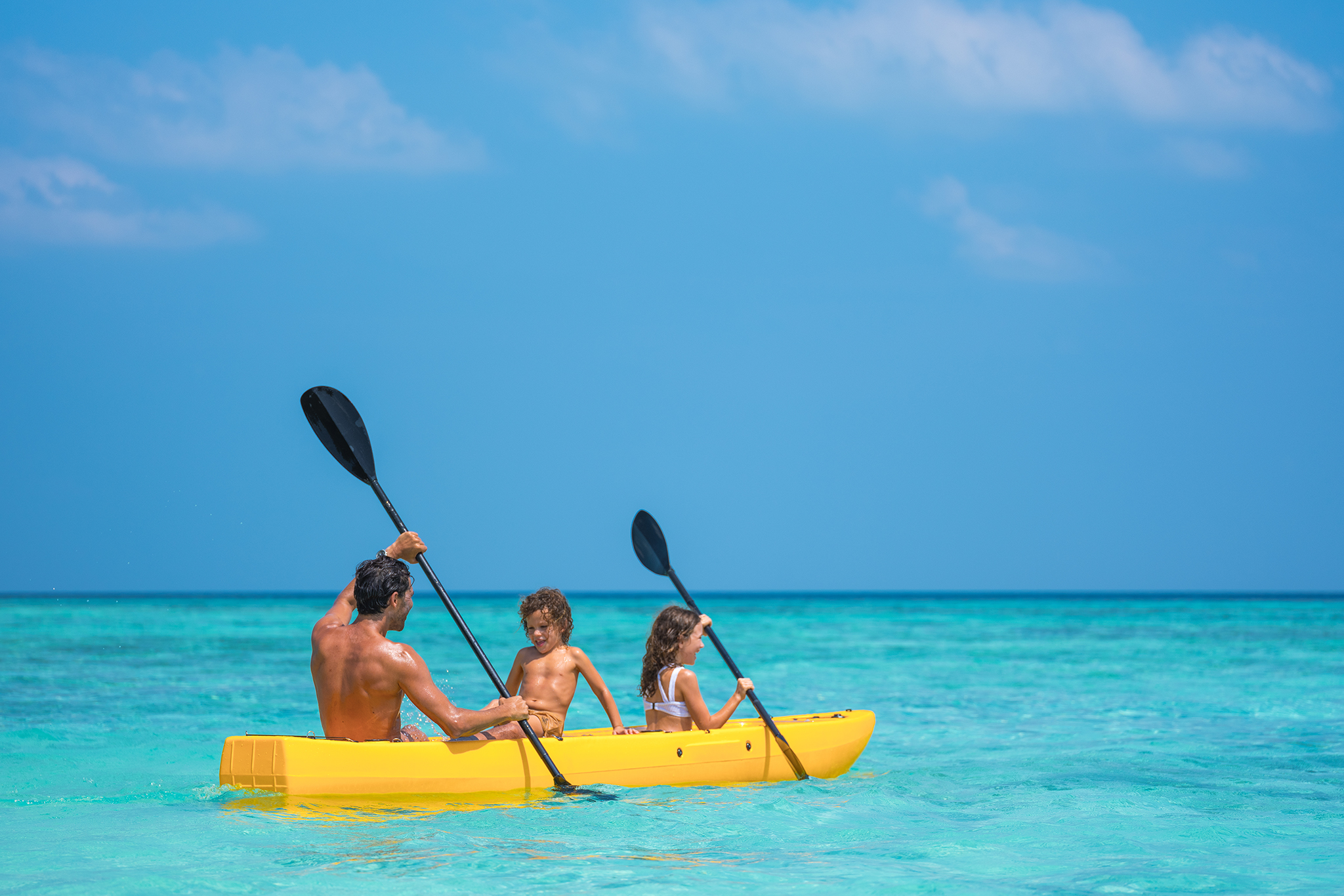 2048px X 1366px_0002_Family Kayaking – Vakkaru