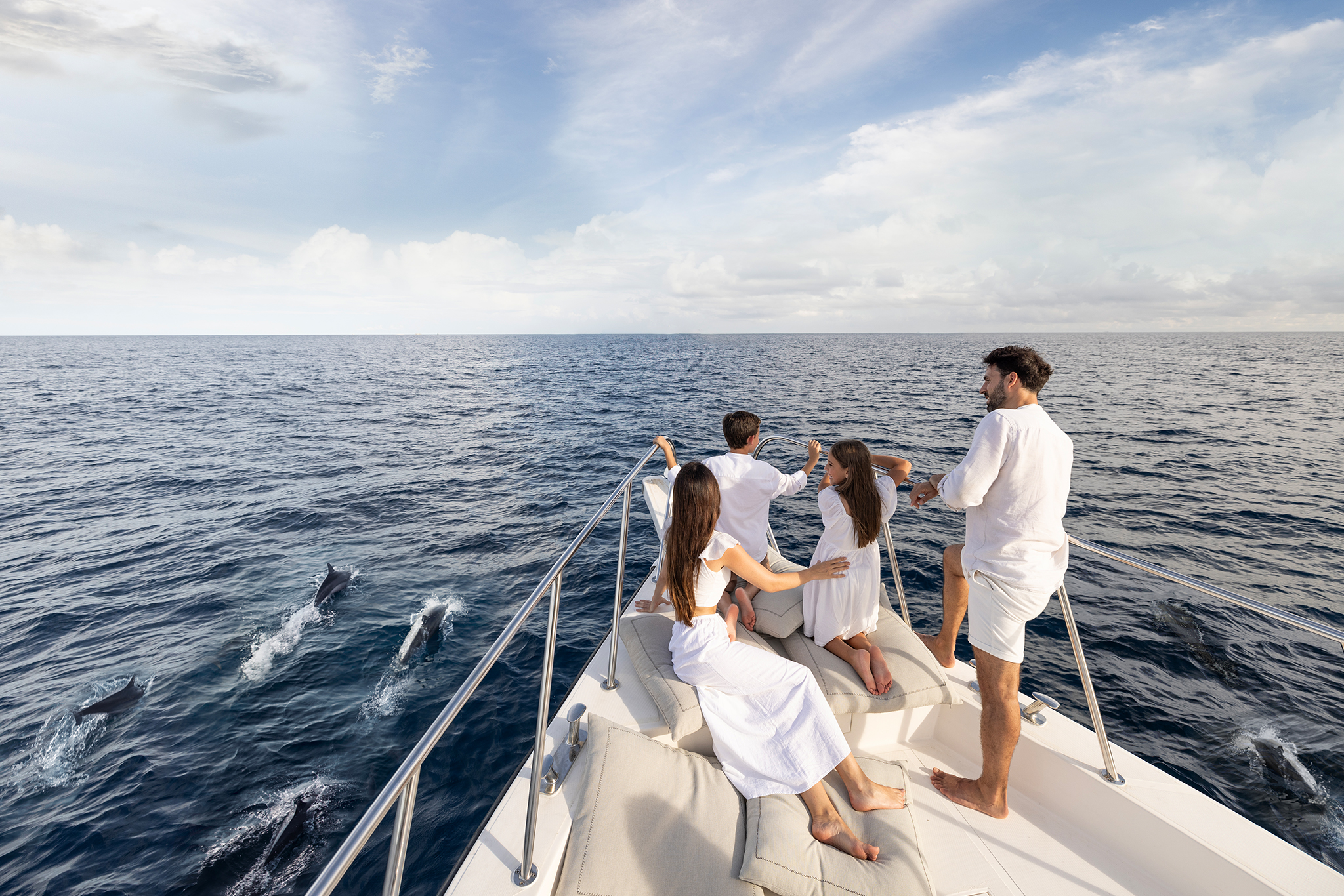 2048px X 1366px_0002_InterContinental Maldives _ Dolphin Trip Family