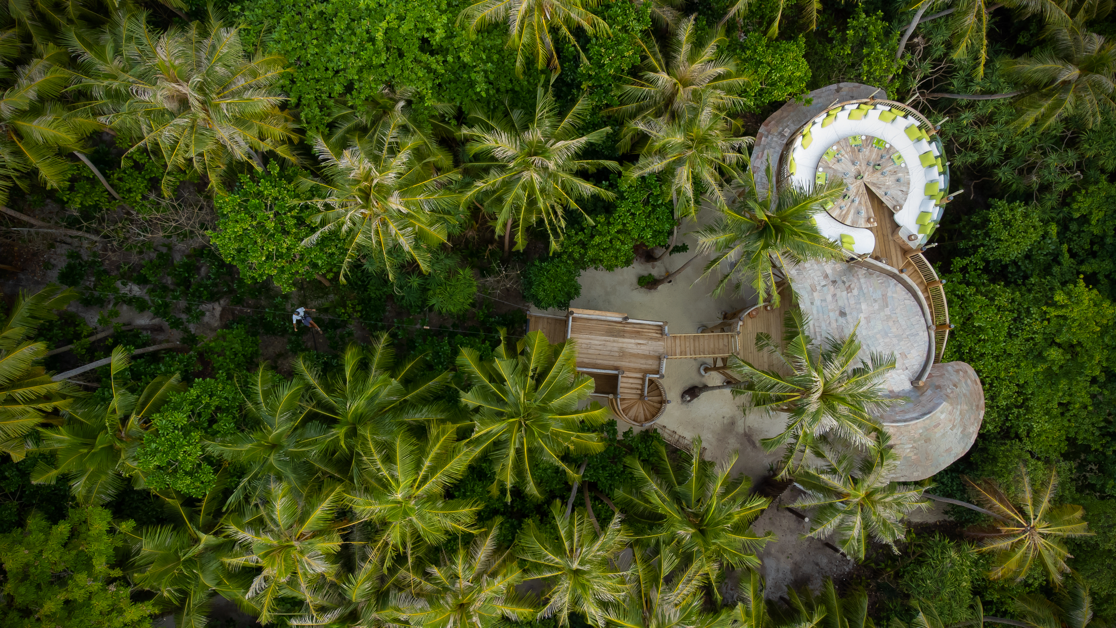 Soneva Fushi – Flying Sauces – Zipline Dining