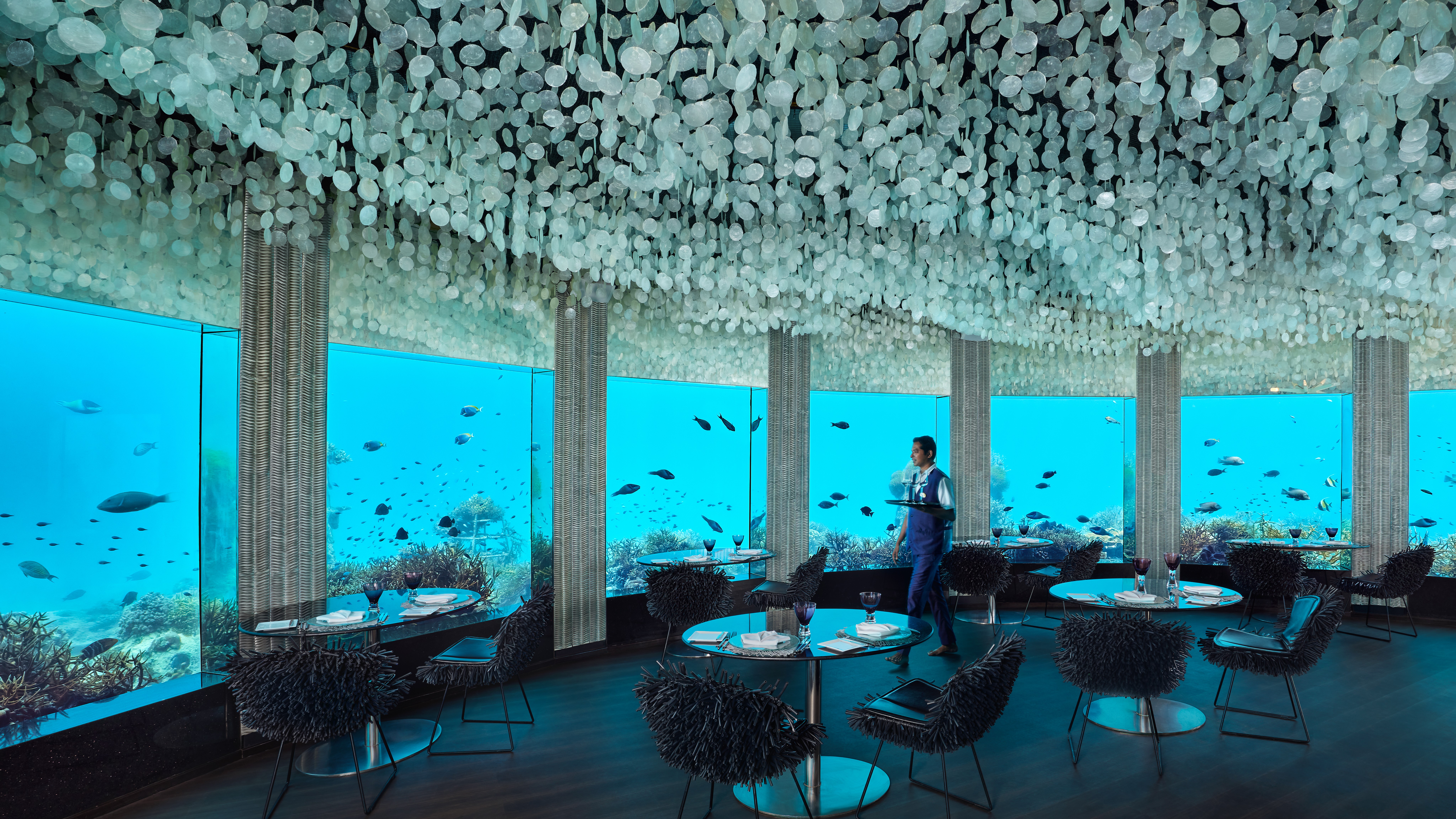 Underwater Restaurant_Subsix with waiter