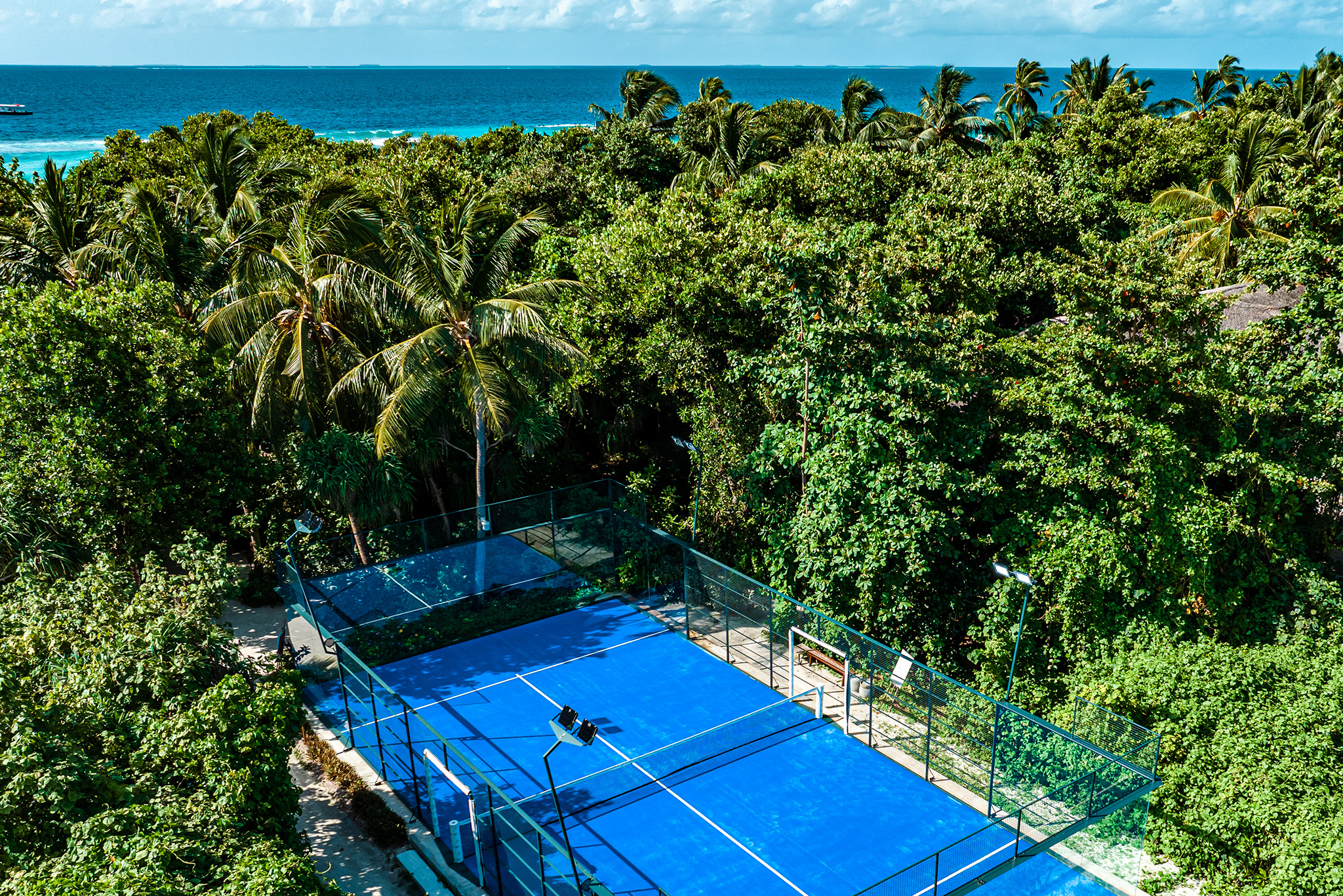 x_0005_Padel tennis court at Vakkaru Maldives.jpg.jpg